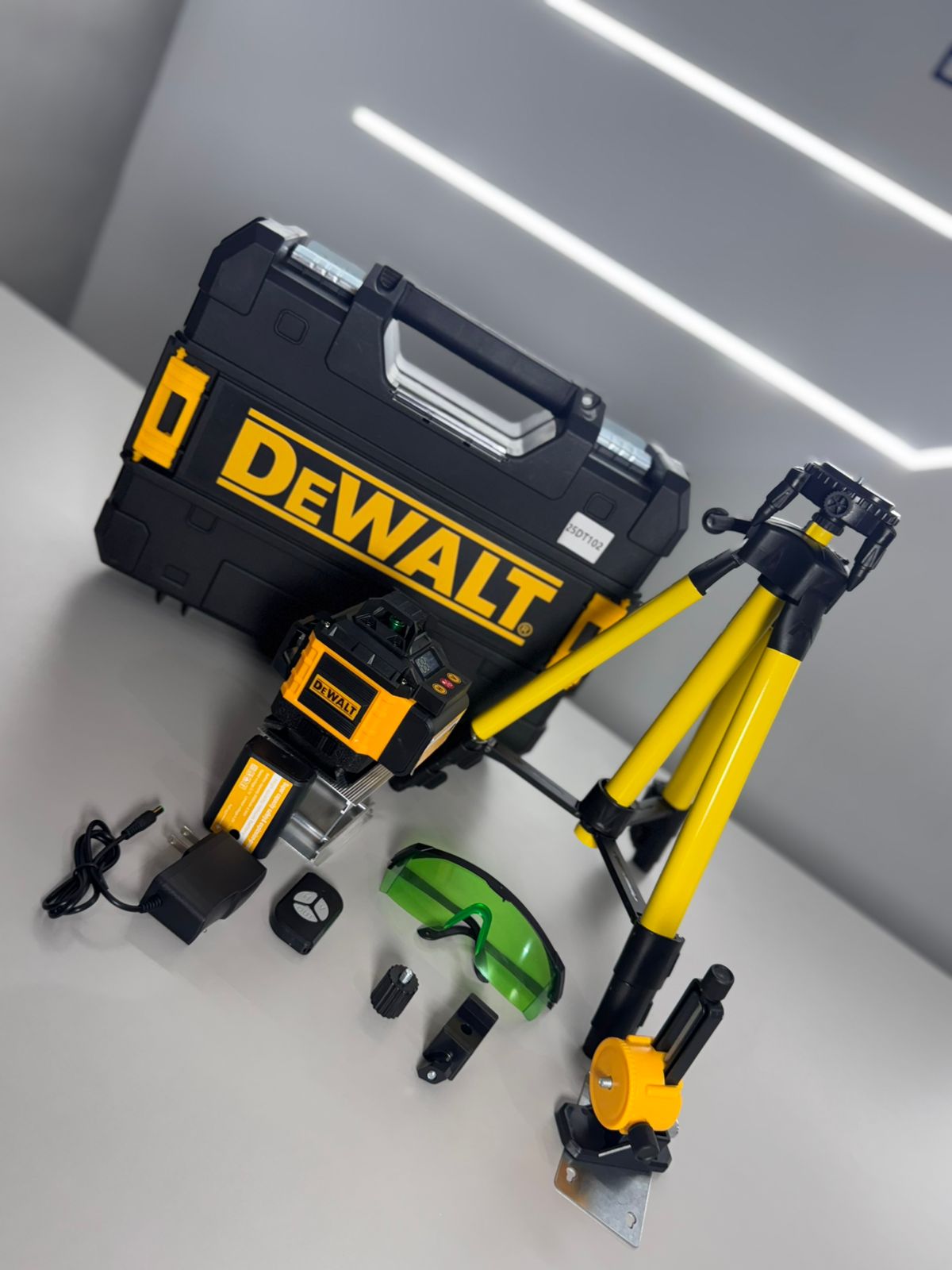 Nivelador Láser DeWalt 16 Líneas - Precisión Profesional